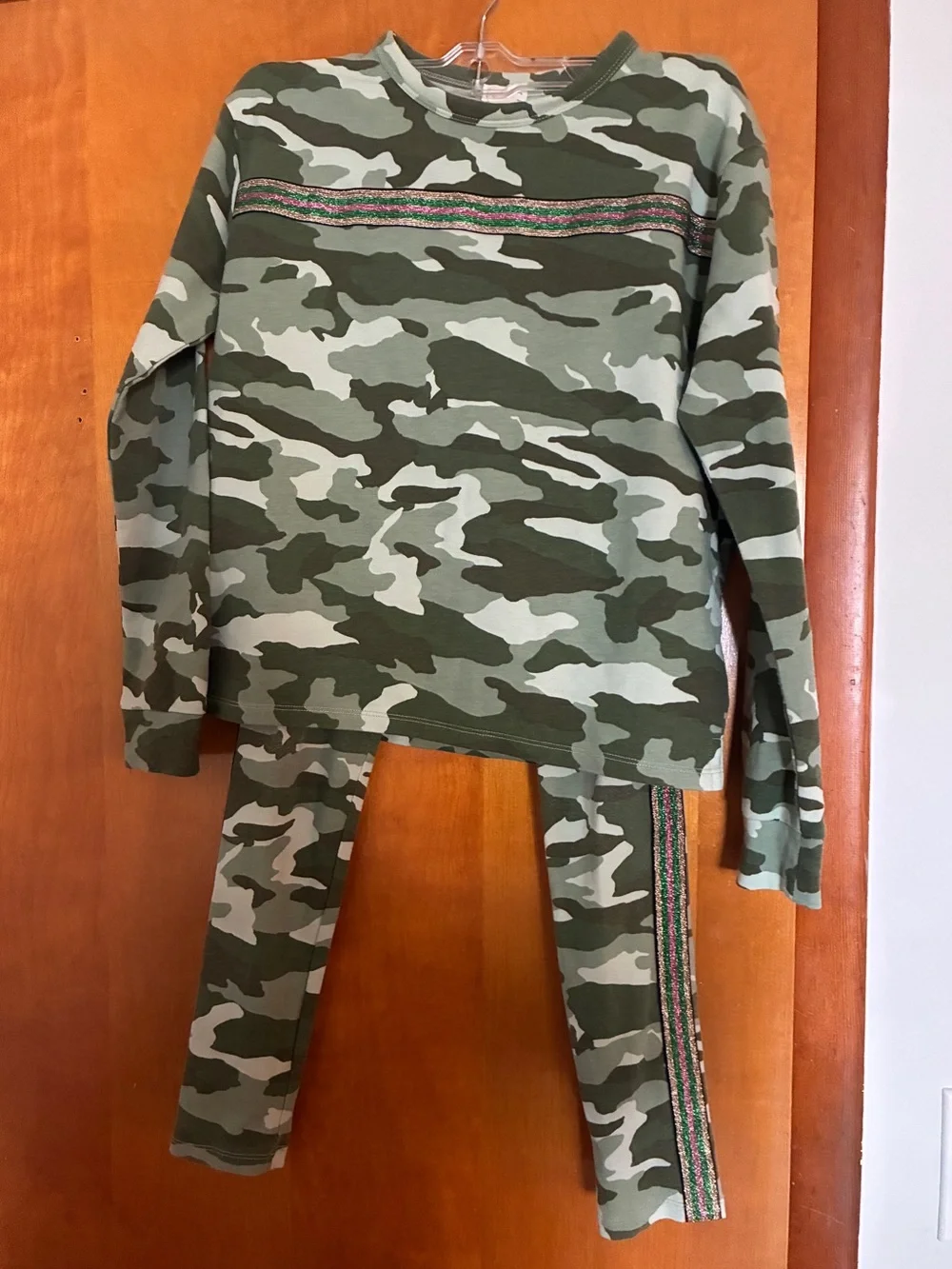 Crew cuts camo and rainbow sweatsuit set sz 10